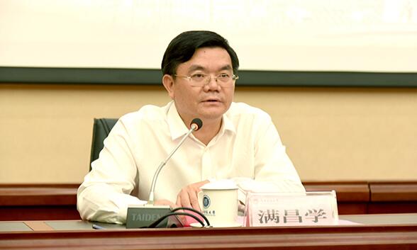 滿昌學(xué)簡歷：廣西廣播電視局局長滿昌學(xué)，曾任廣西廣播電視臺臺長、廣西科技大學(xué)黨委書記