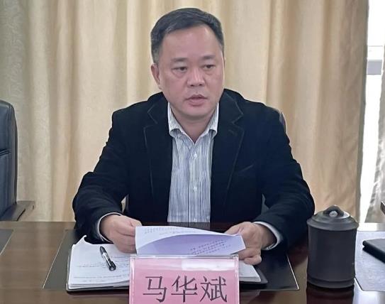 馬華斌簡歷：南寧市委黨史研究室主任馬華斌，曾任南寧鄉(xiāng)村振興集團(tuán)董事長，邕寧區(qū)委常委、組織部部長