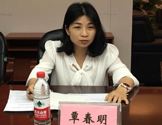 覃春明簡(jiǎn)歷：南寧百貨大樓股份有限公司總經(jīng)理覃春明，曾任南寧百貨公司副總經(jīng)理